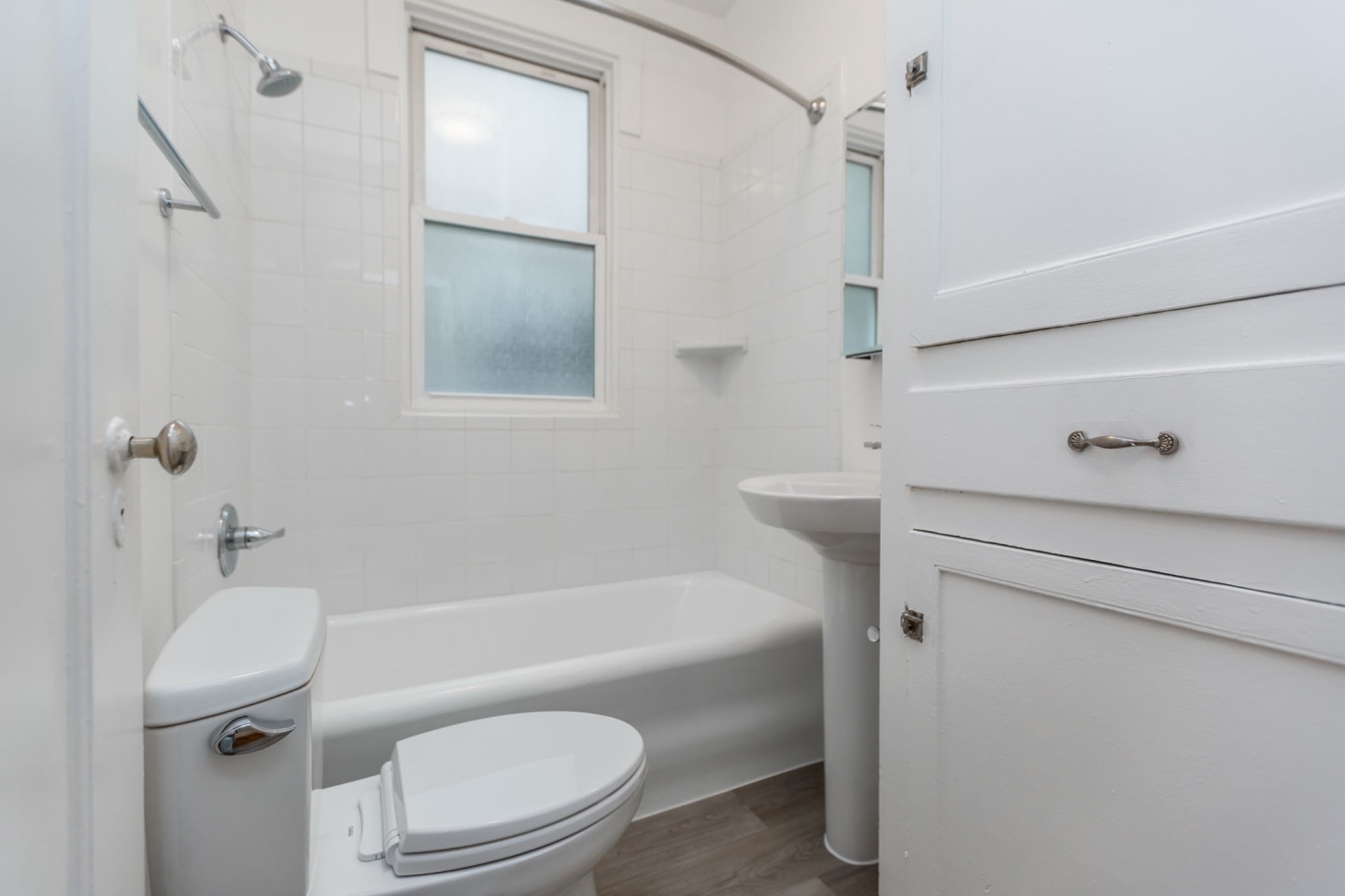 1801 Leavenworth Street Image 12