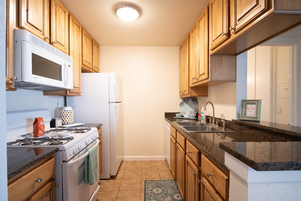 Clarington Apartments Image 19