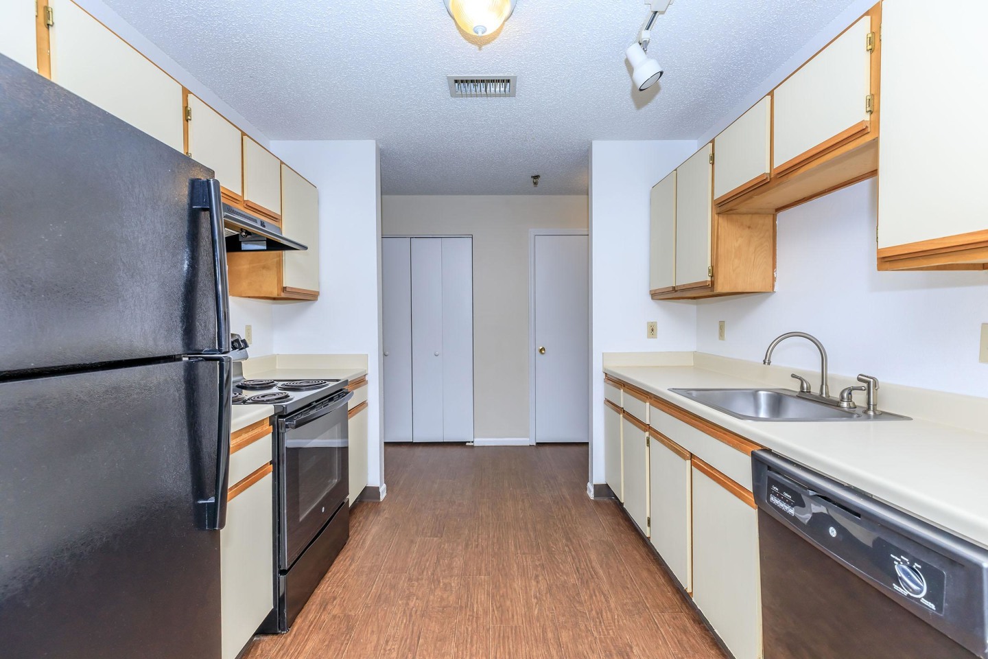 Lakeview Apartments Image 17