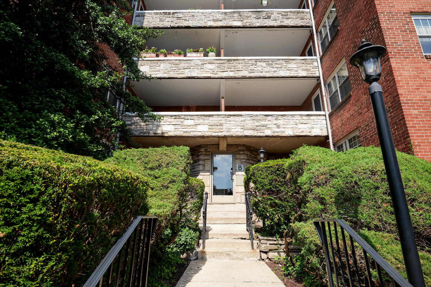 429 Apartments Image 39