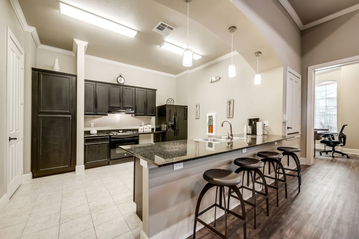Majors Place Image 1