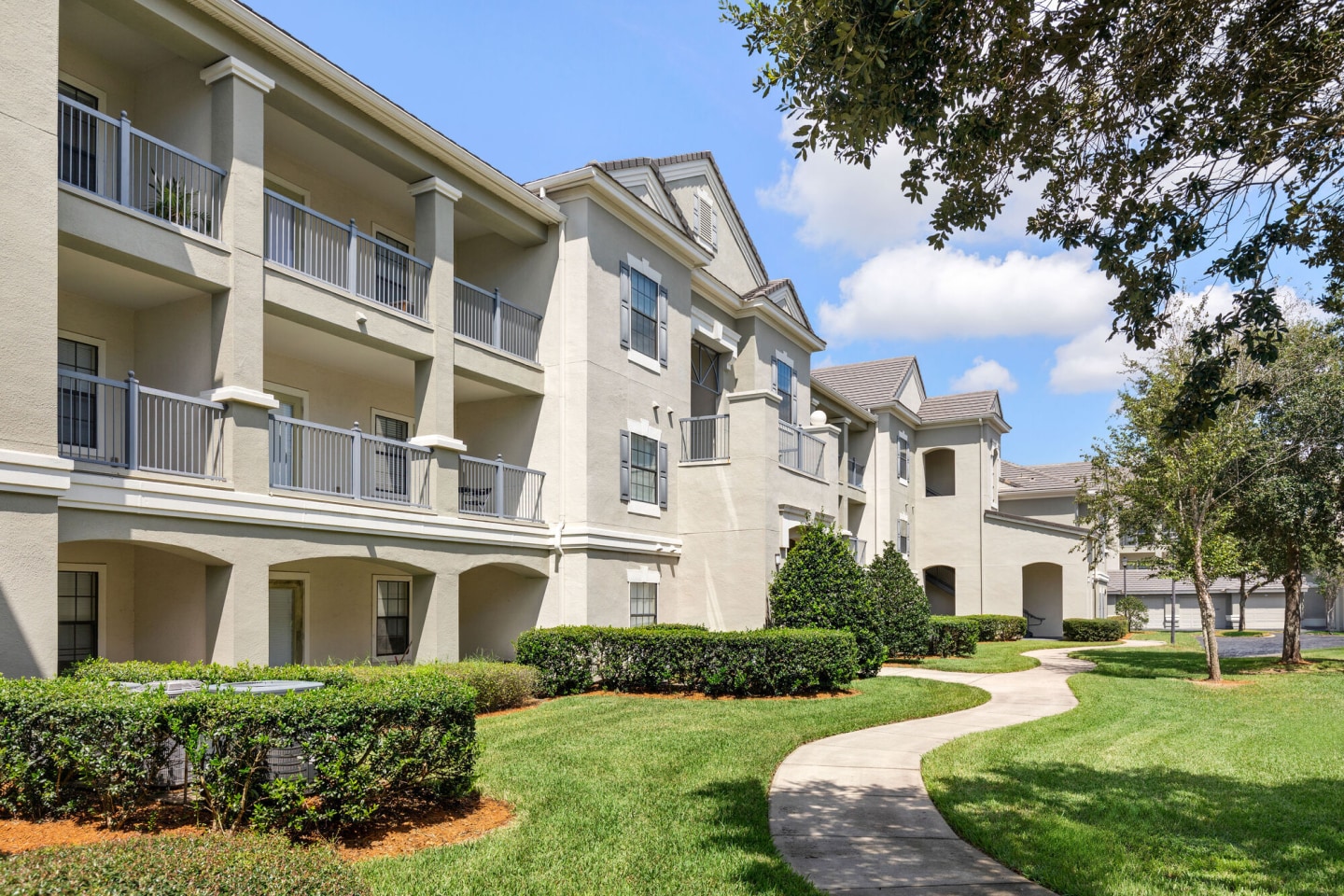 Mirador & Stovall at River City Image 14