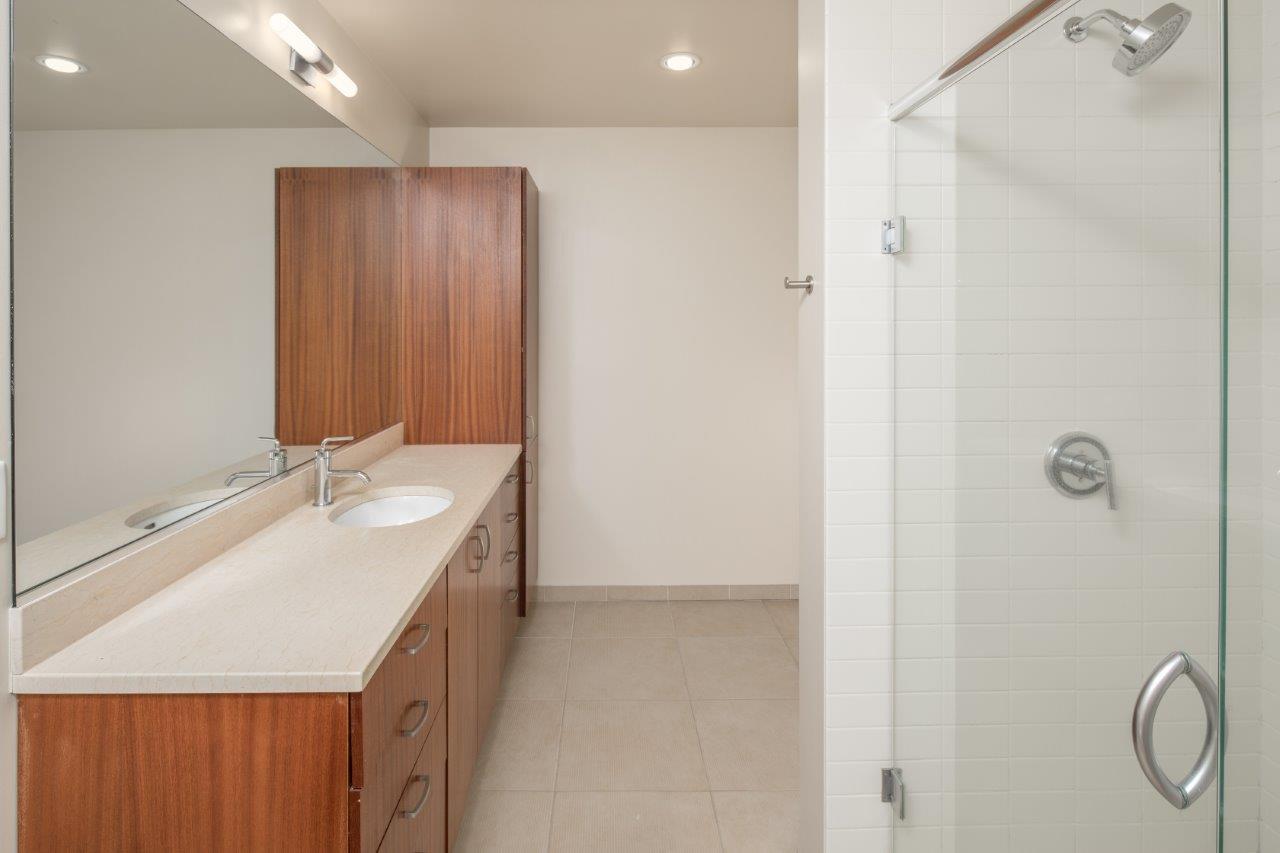 2121 Belmont Image 28