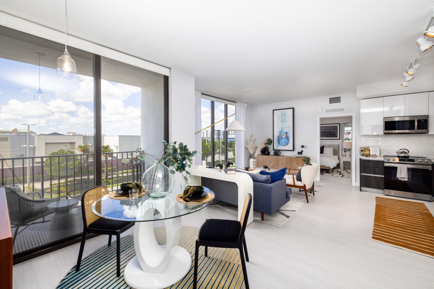 Oasis Pointe Residences Image 13