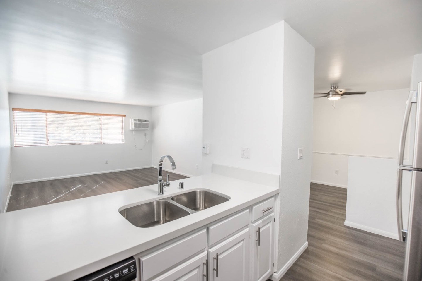 7317 Haskell Avenue Image 13