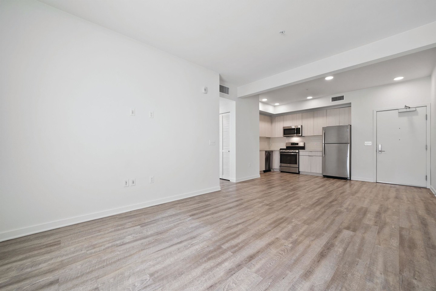 Prisma Apartments Image 18