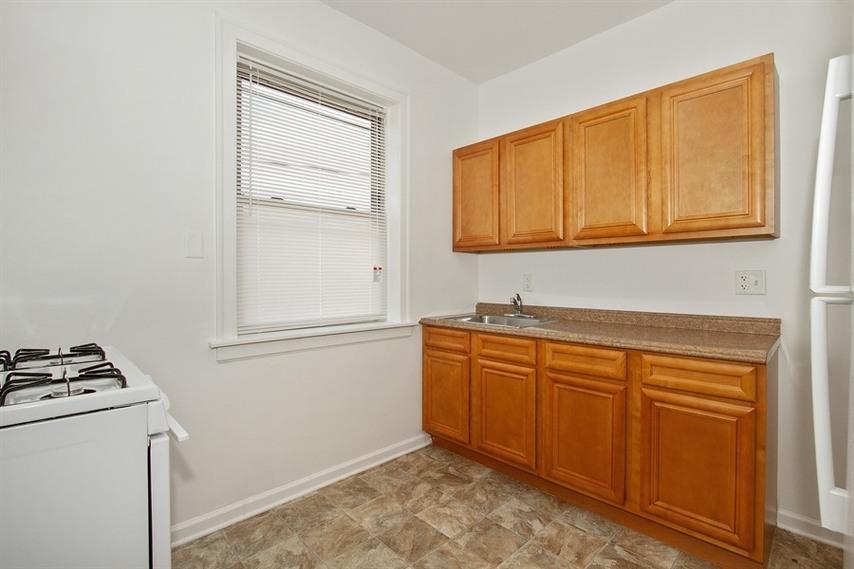 7915 South Hermitage Apartments Image 4