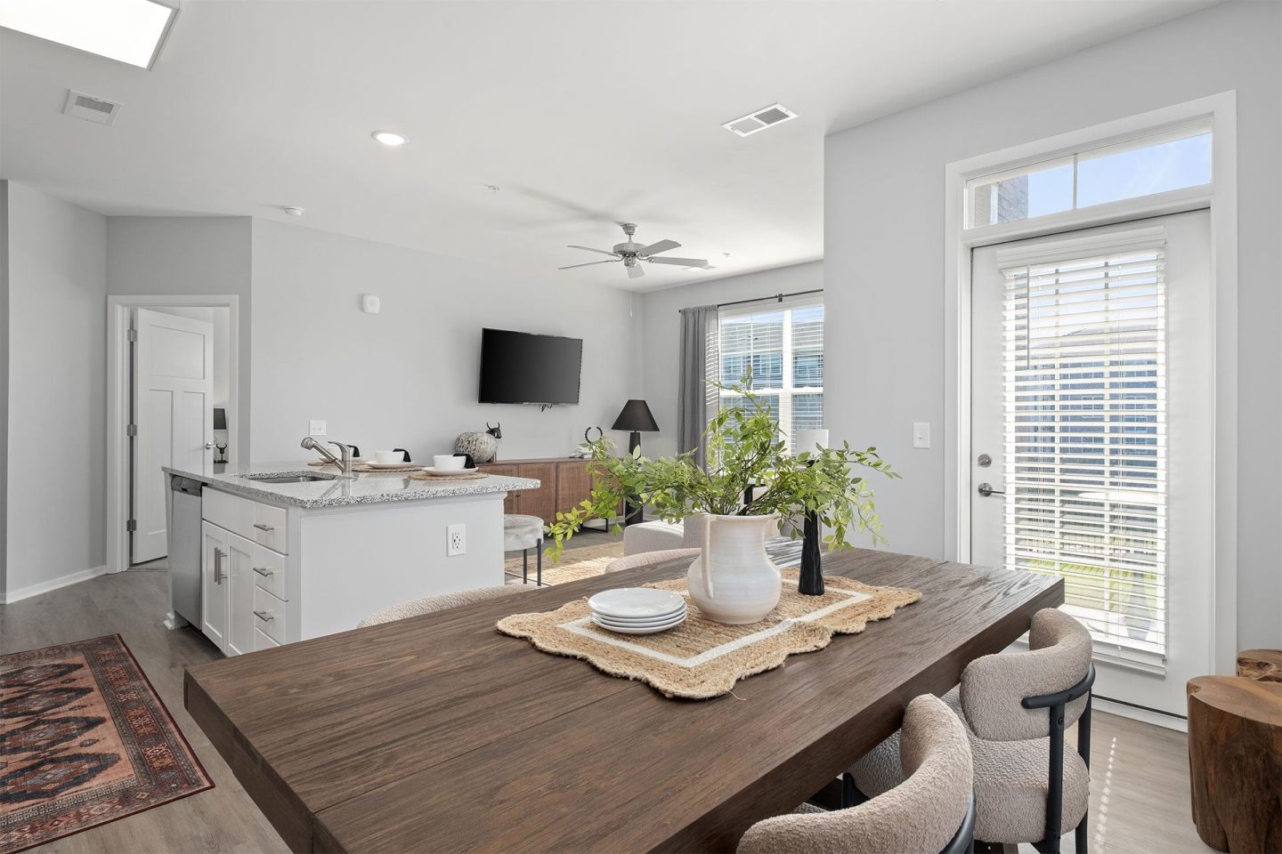 Shoreline Flats Image 14