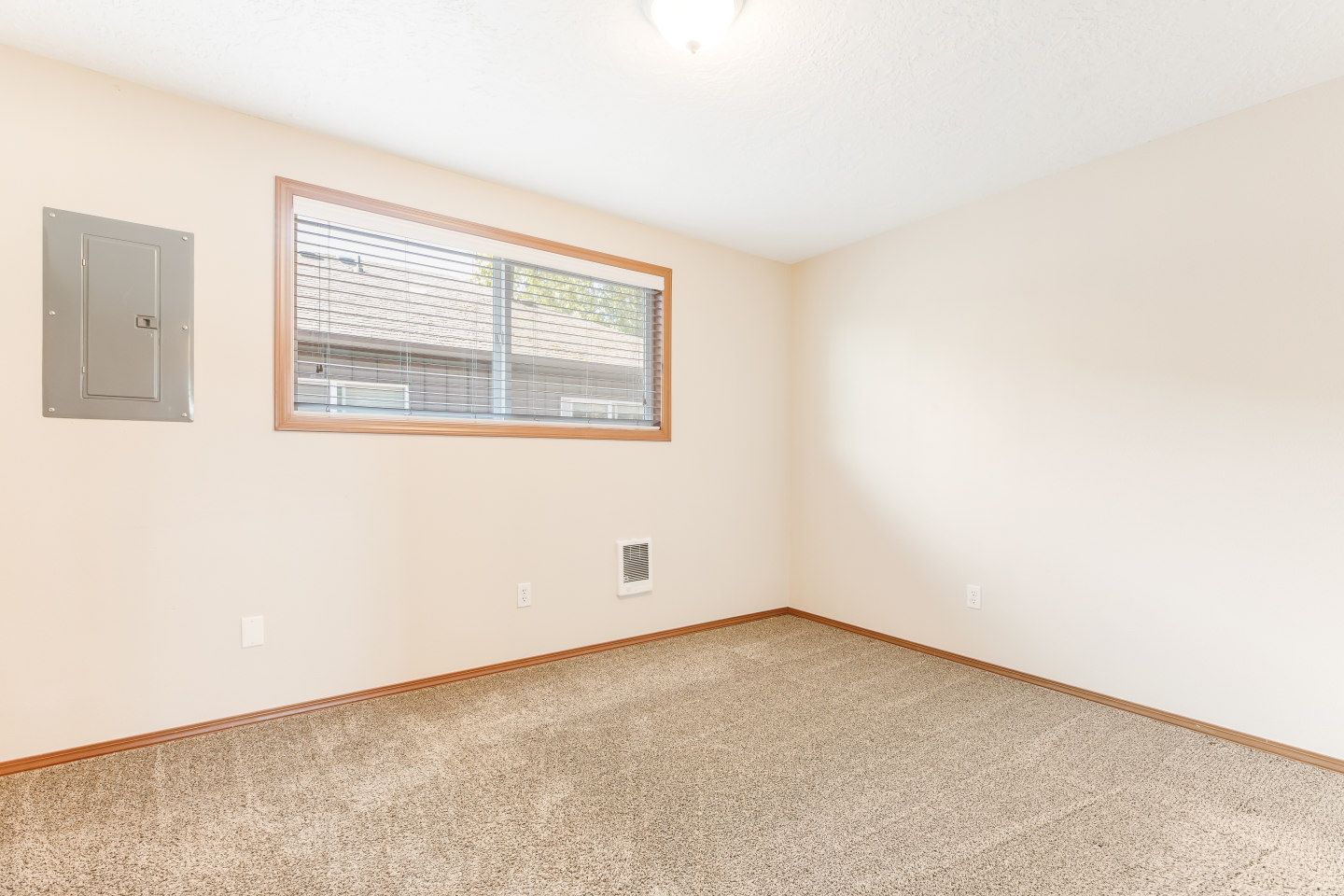 Townhouse Village Apartments Image 17