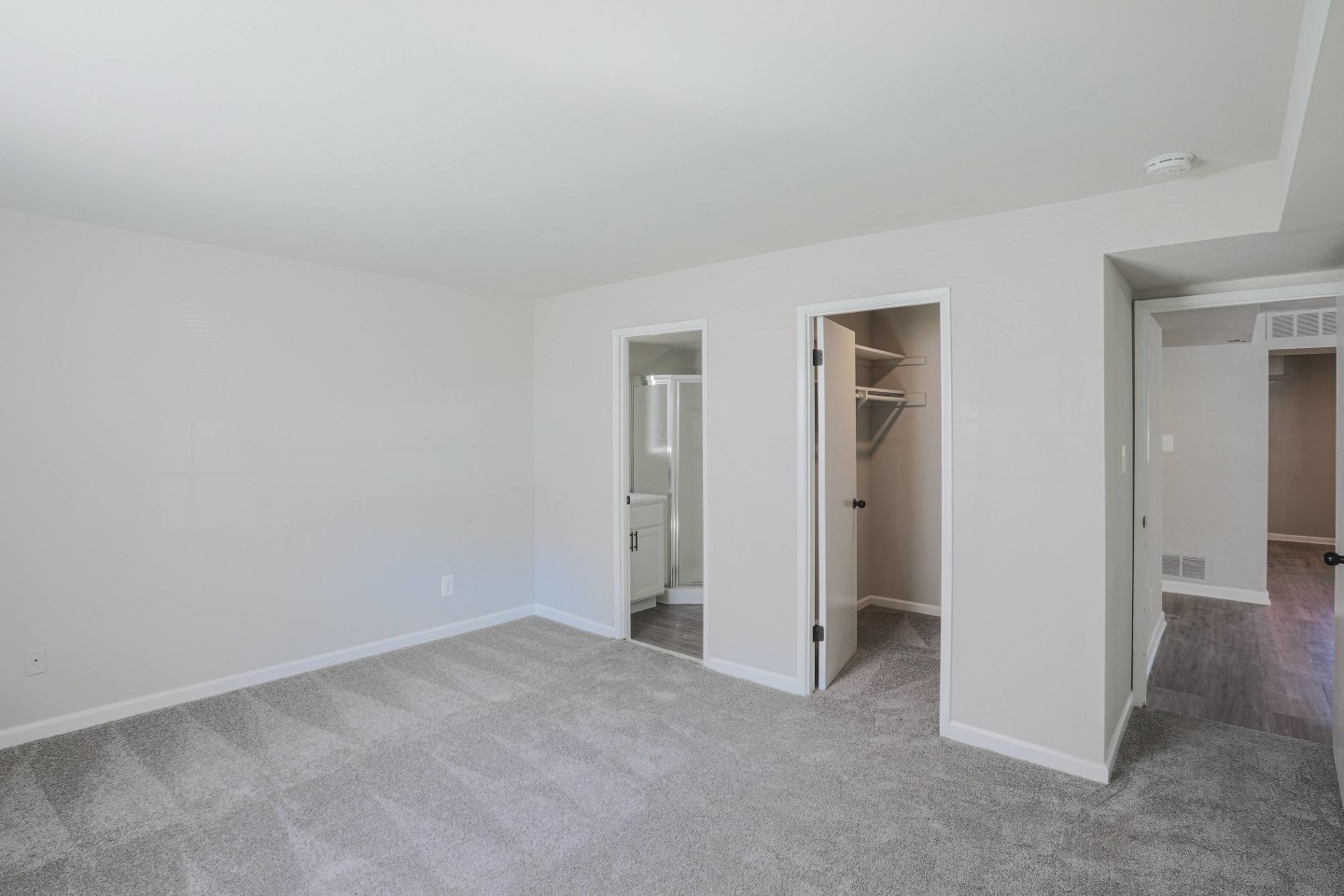 209 at Pickwick Apartments Image 19
