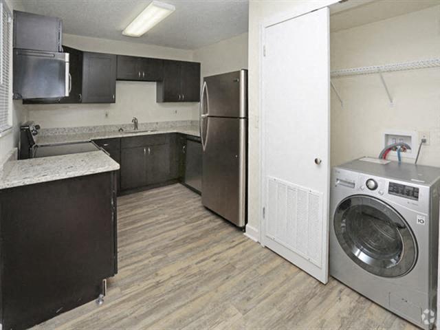 39th Ave Apartments Image 9