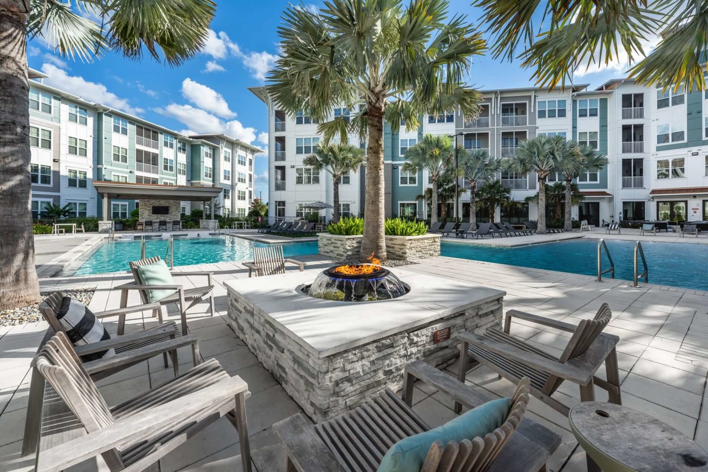 Essex Luxe Apartments Image 39