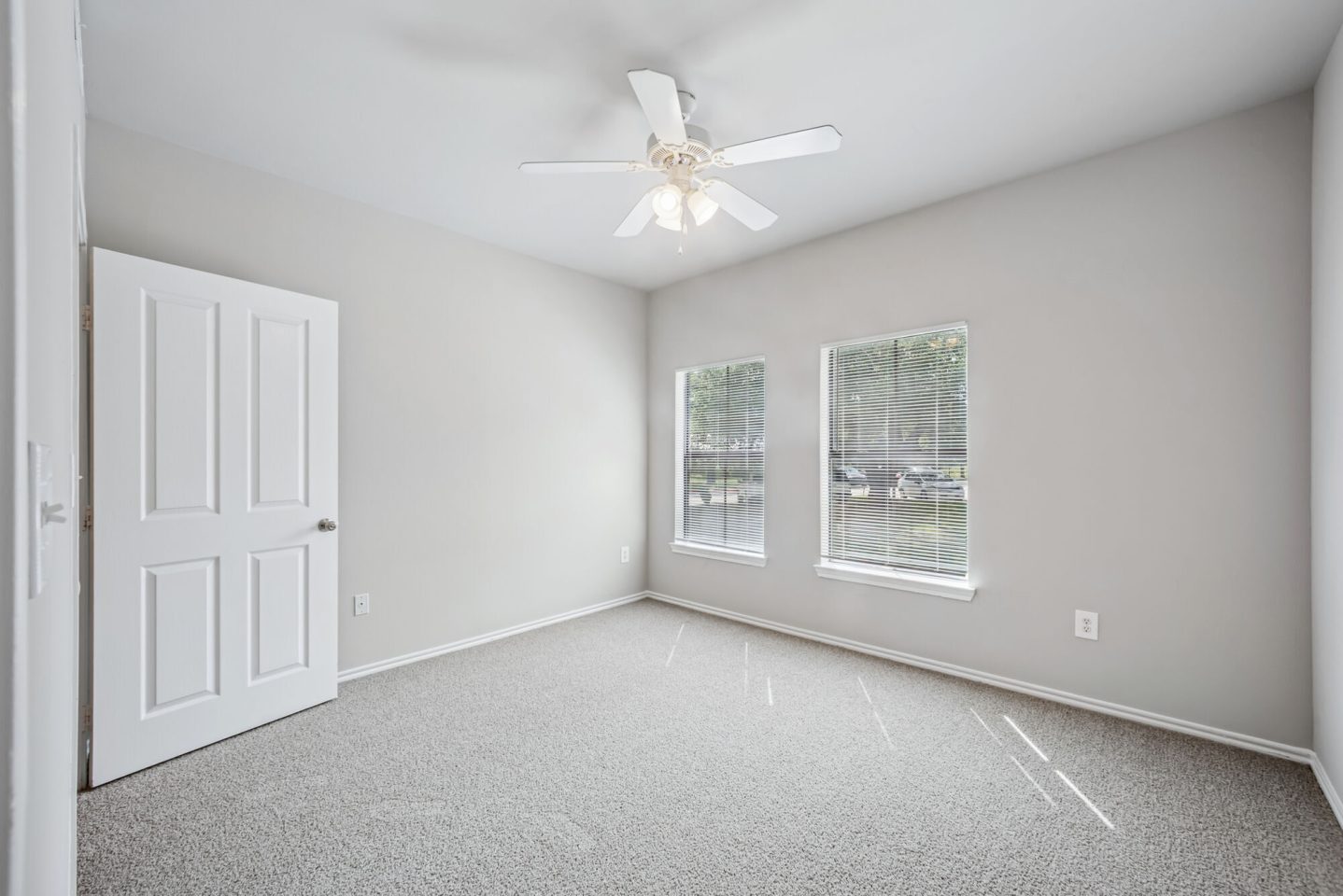 The Residences at Holland Lake Image 22