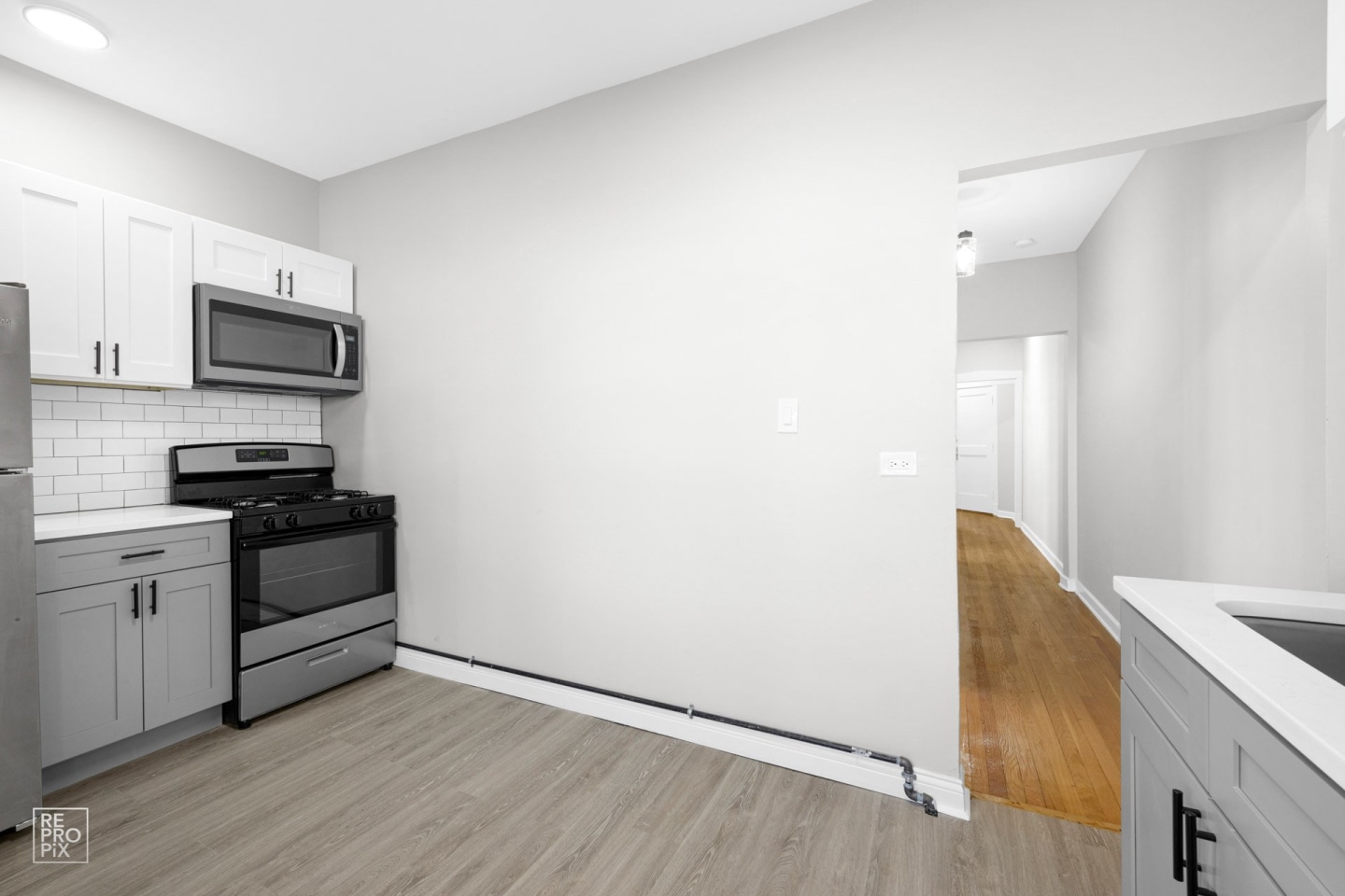2826 E 76th Pl Image 11