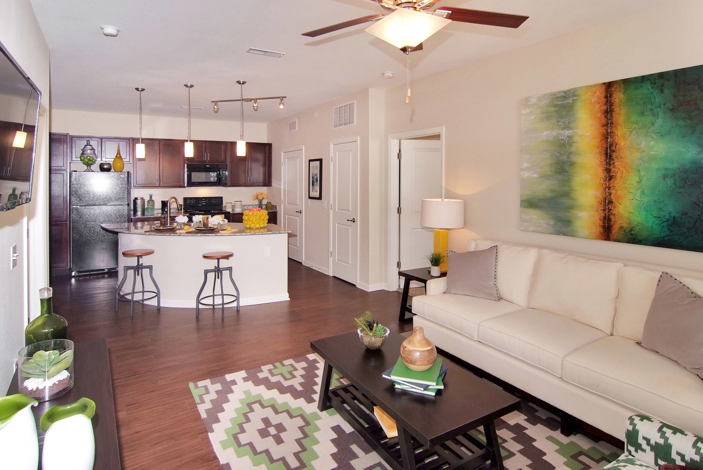 Reveal on Cumberland Apartments Image 4
