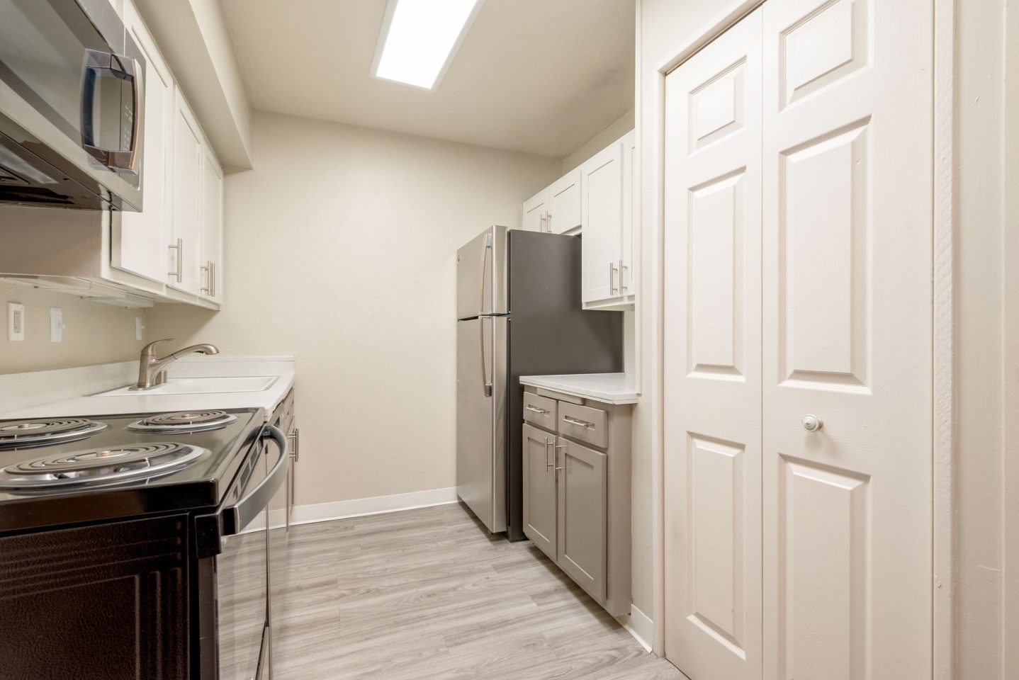 Theta Apartments Image 4