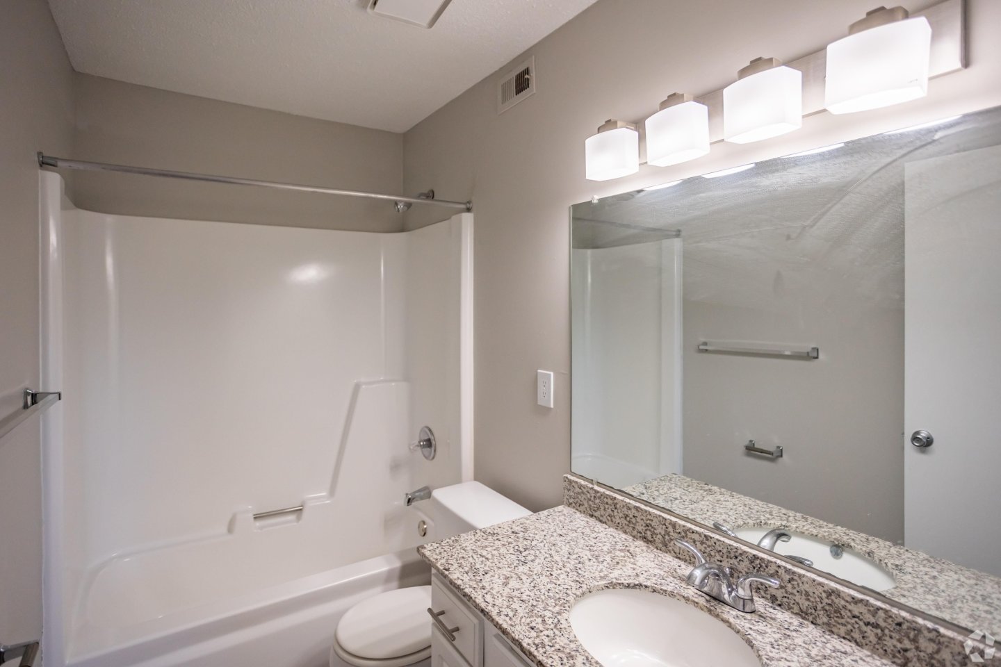Marina Pointe Image 14