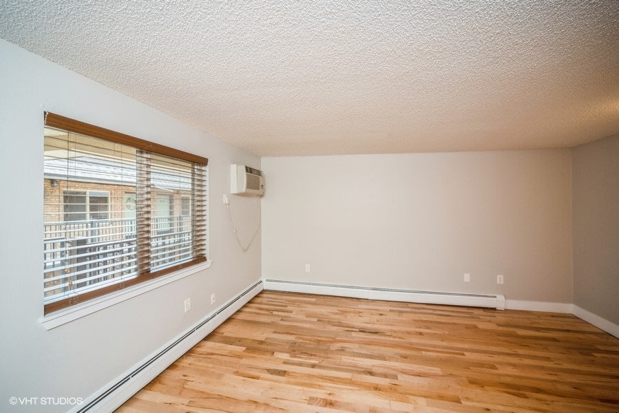 23-33 Pearl Image 12
