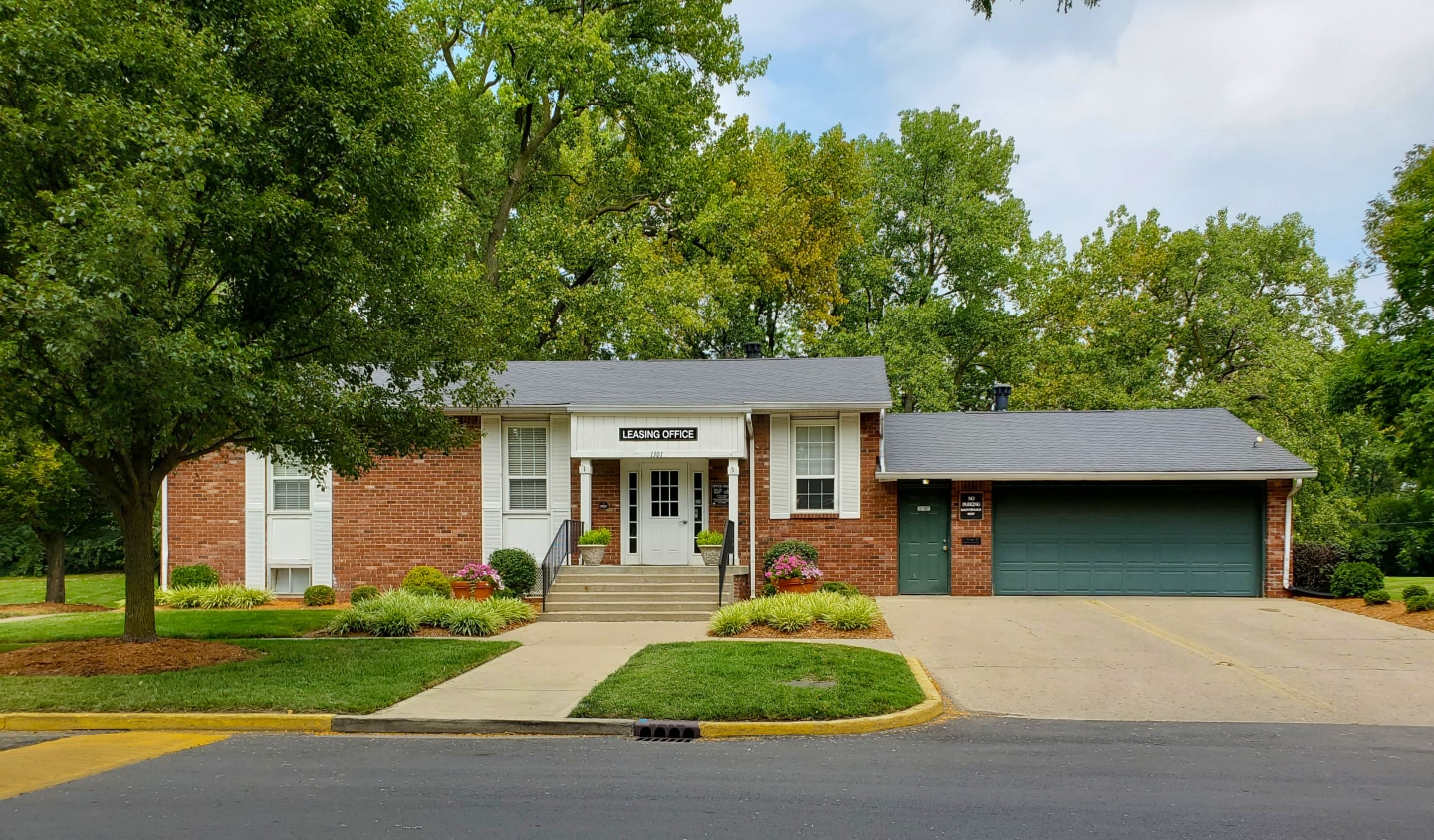 Carriage House West Image 23