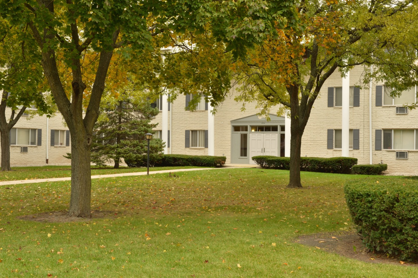 Lincoln Crest Image 5