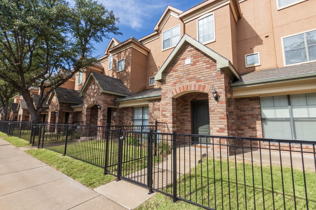 The Brownstones Townhome Apartments Image 41