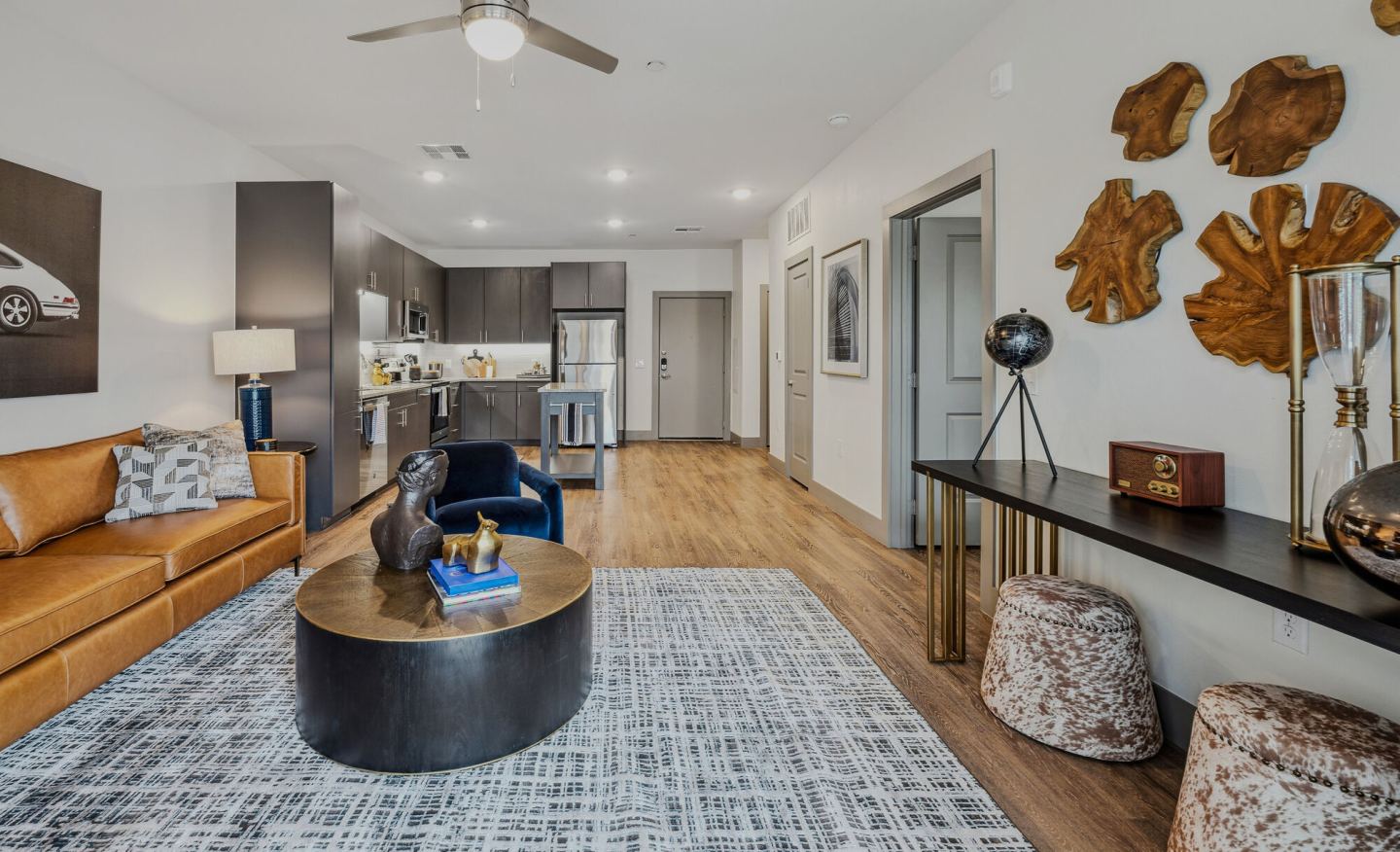 BroadVue Apartments Image 6