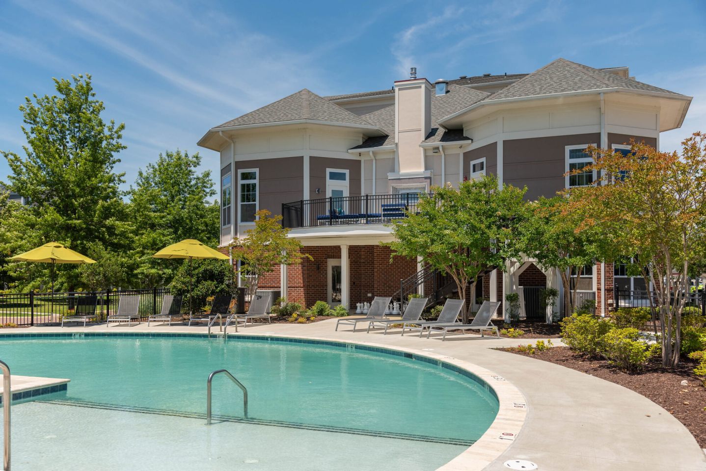 Pinnacle Apartments Image 1