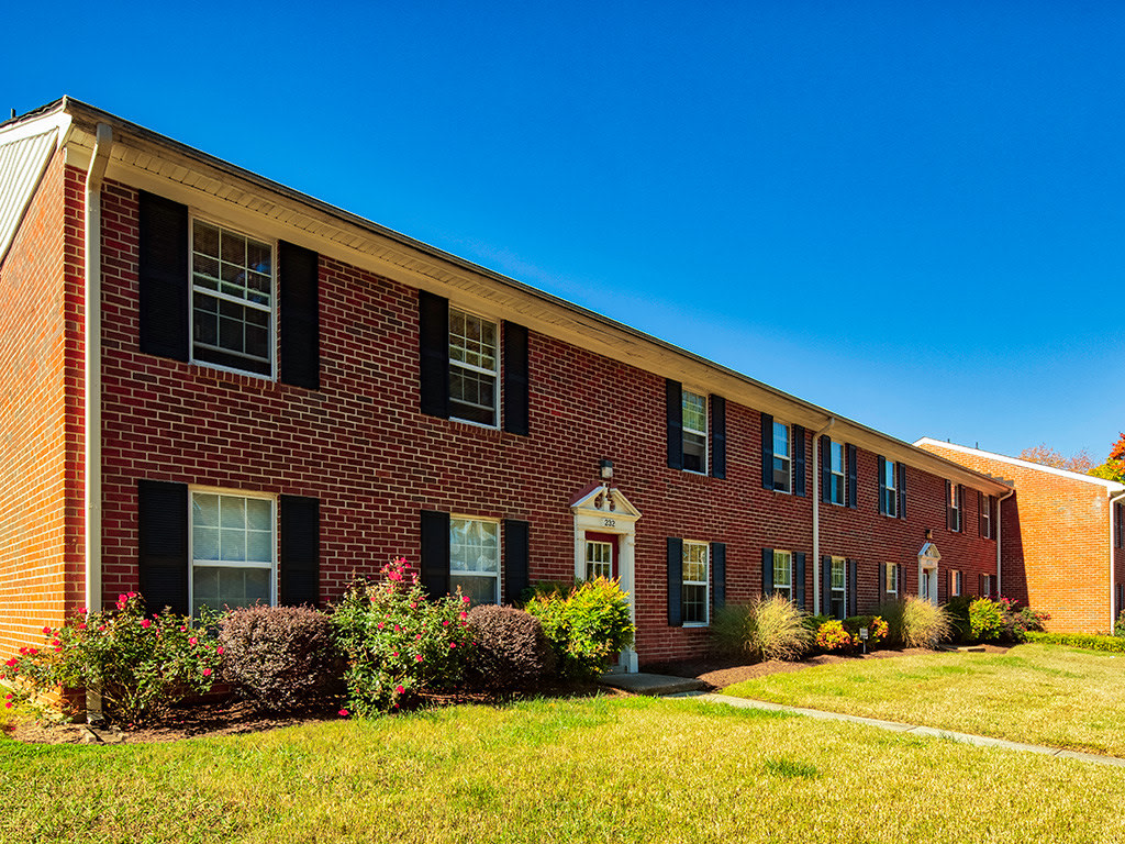 Colonial Pines Image 4