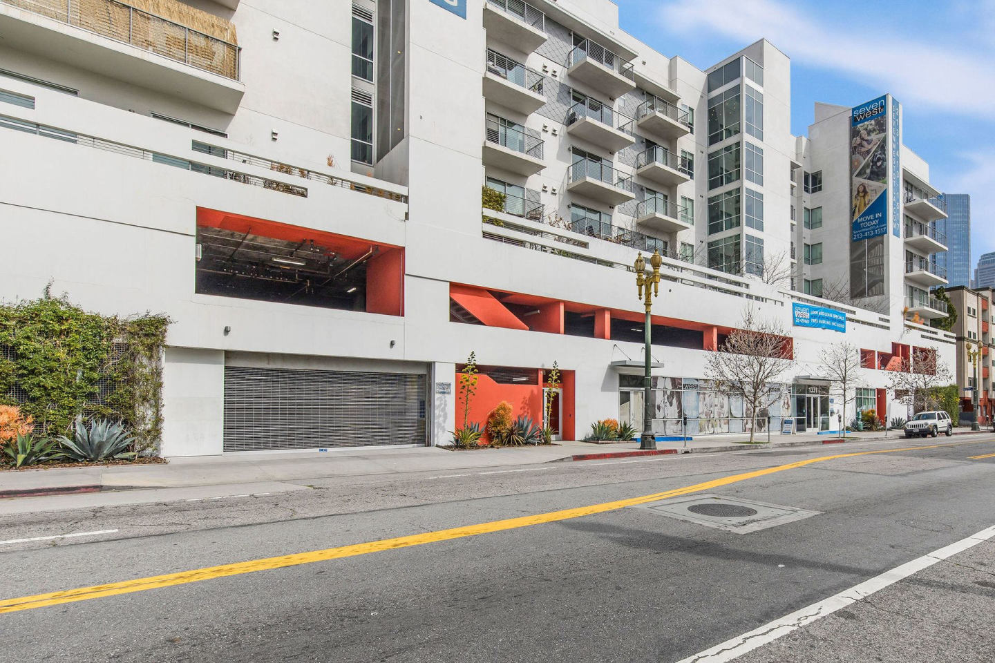 Seven West DTLA Image 15