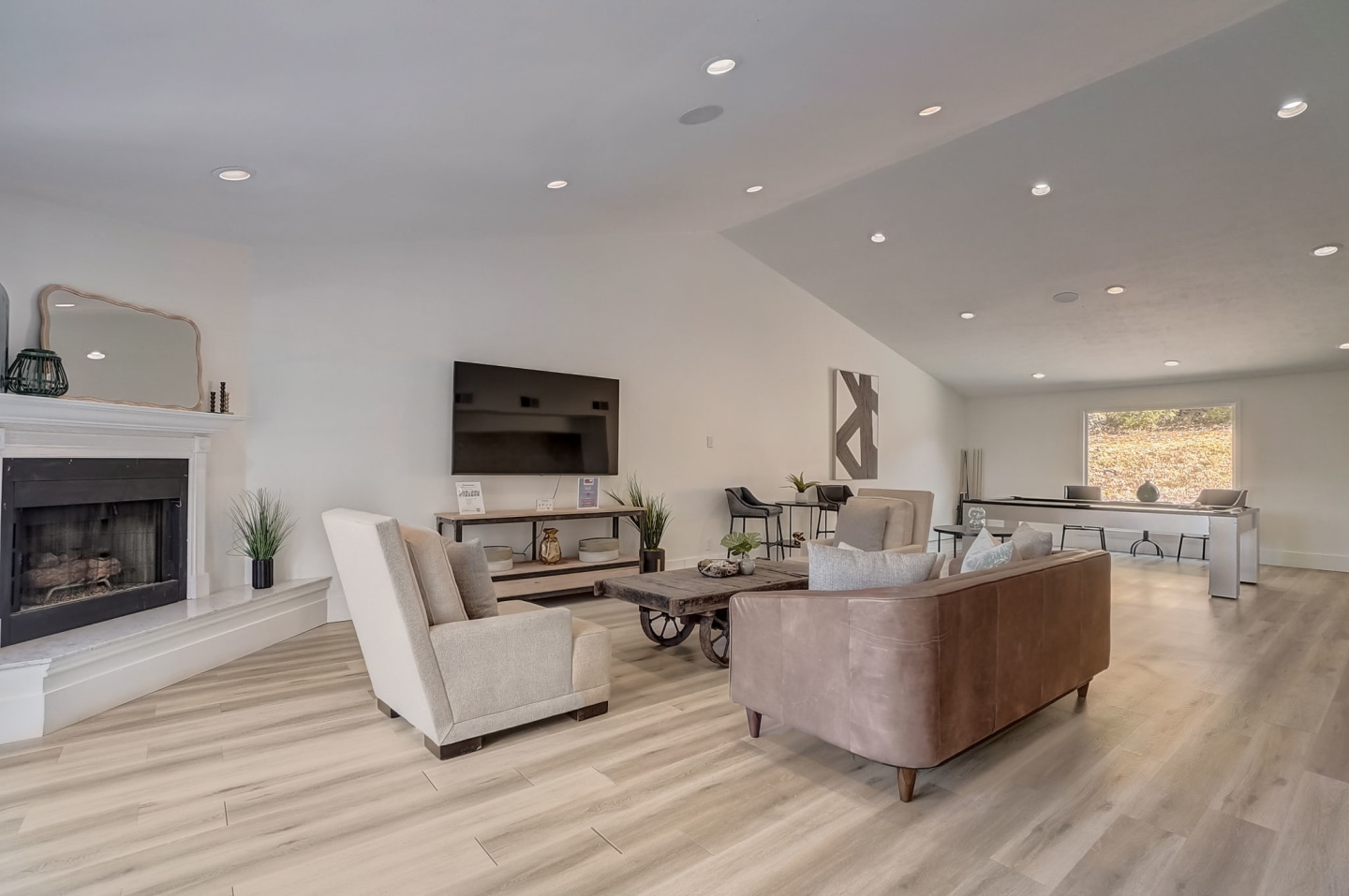 Brentwood Oaks Image 31