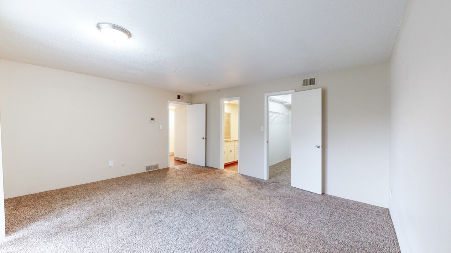 Skyline Apartments Image 15