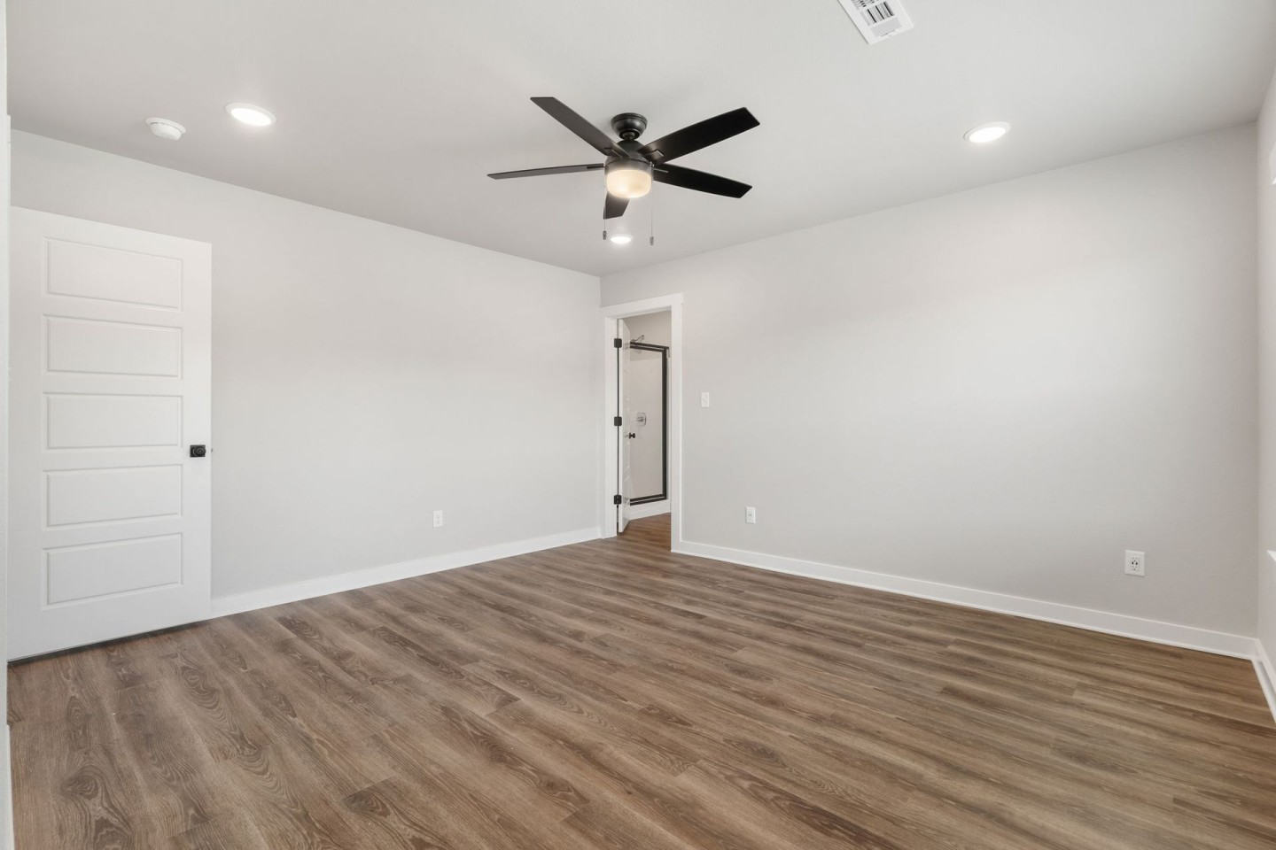 BIRDMASTER DRIVE RESIDENCES Image 20