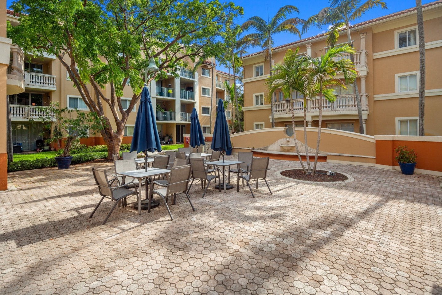 Sunrise Village Apartments Image 11