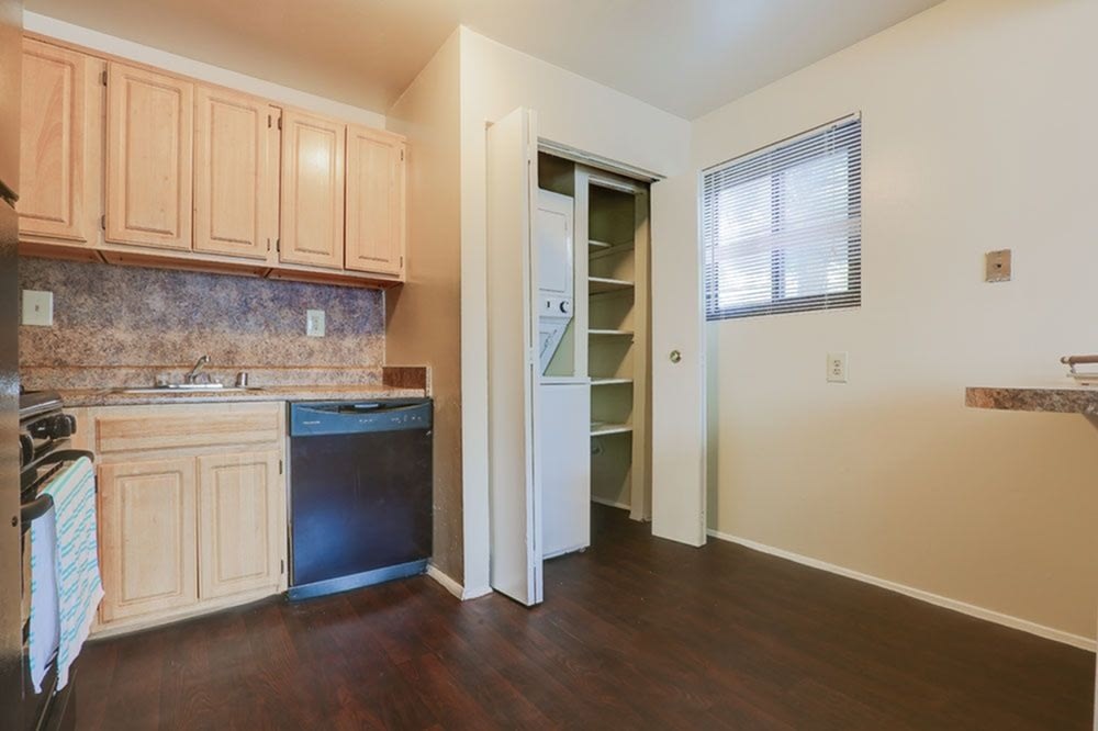 Villas at 4607 Image 11