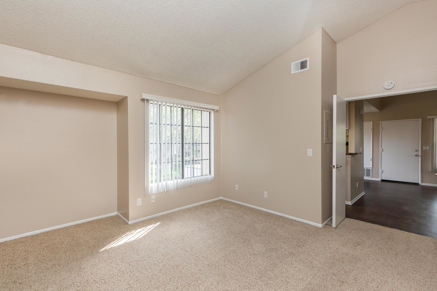 Oak Tree Court Image 21