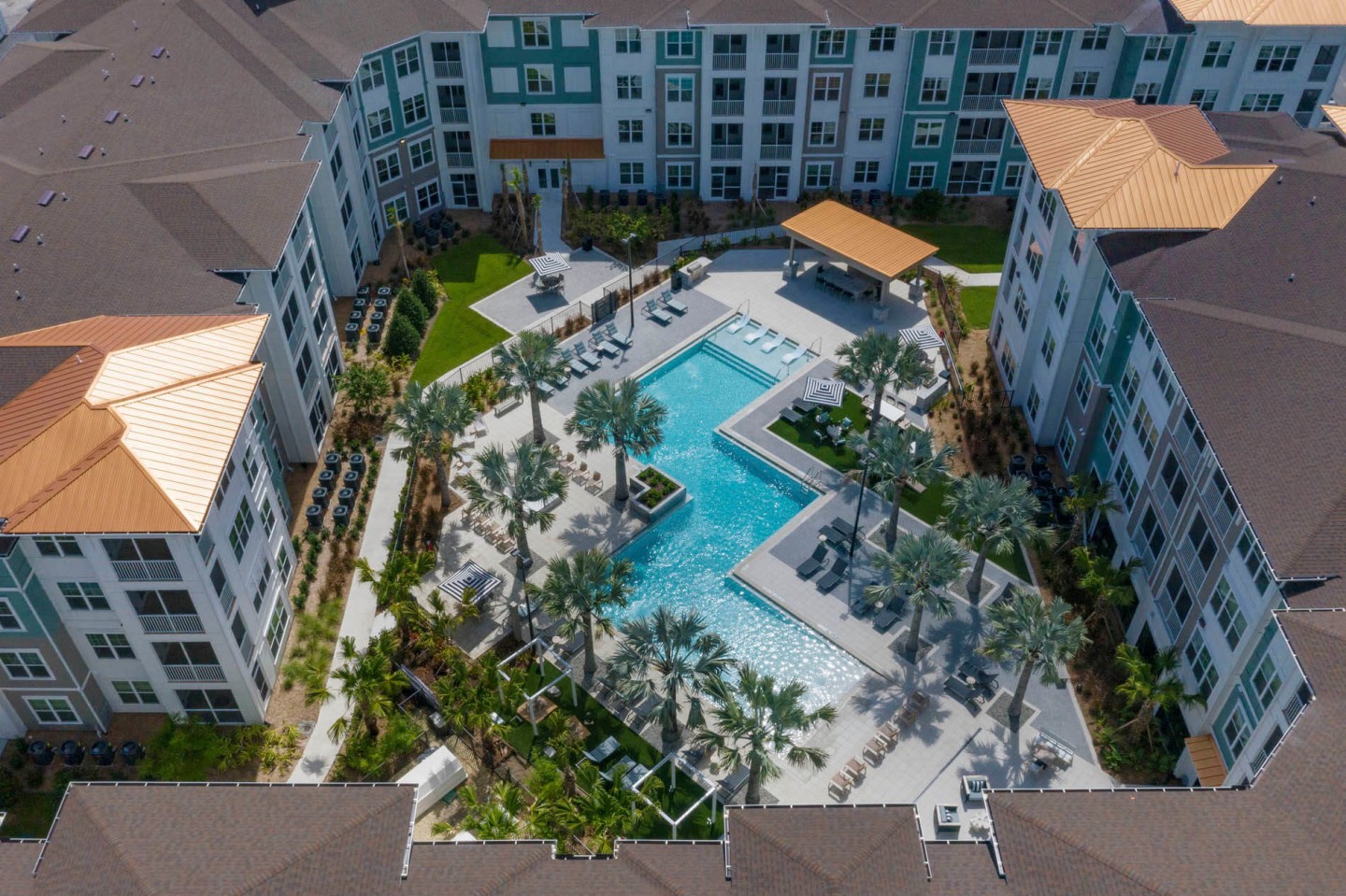Essex Luxe Apartments Image 16