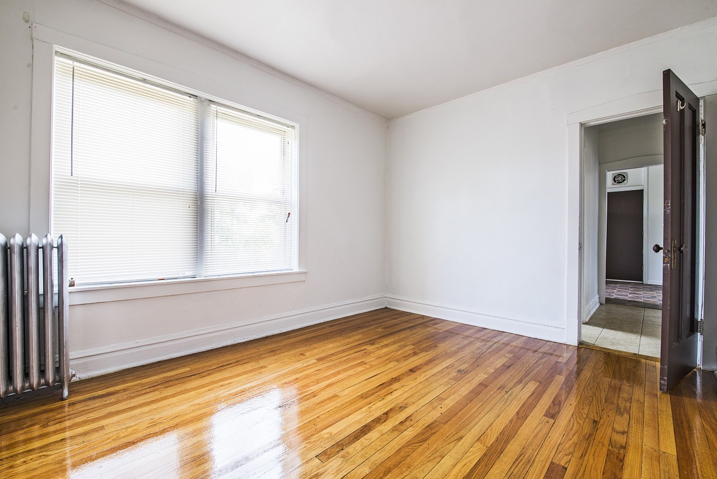 647 N Mayfield Ave Image 16