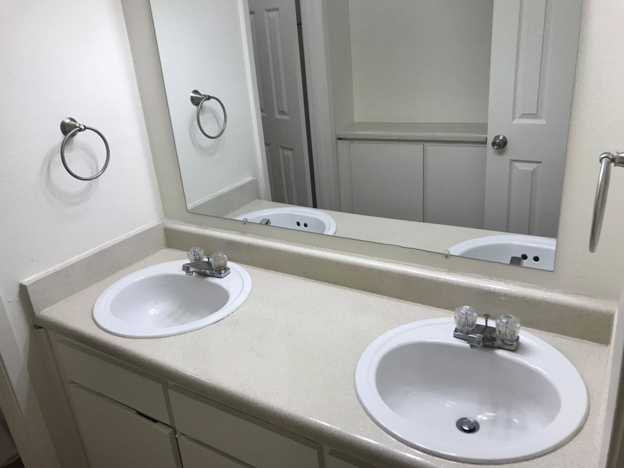 Duval Villa Apartments Image 6
