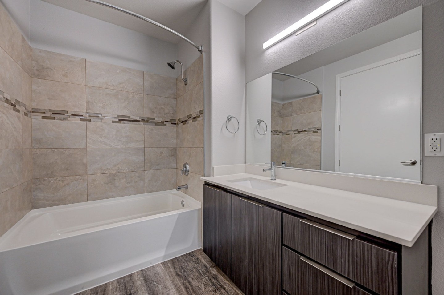 The Gramercy Residences Image 56