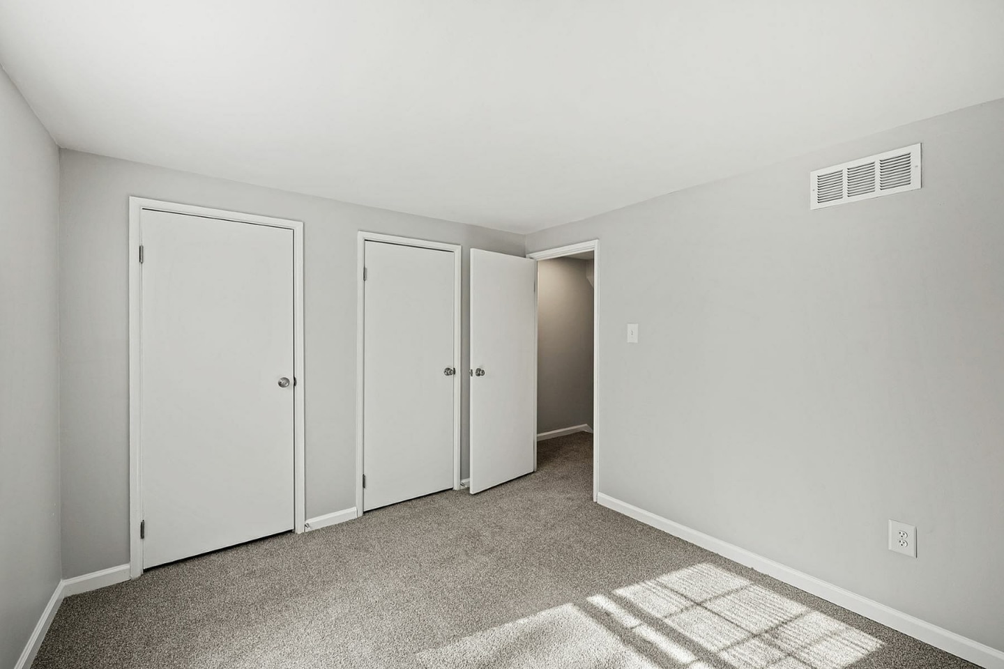 The Townhomes at River's Gate Image 17