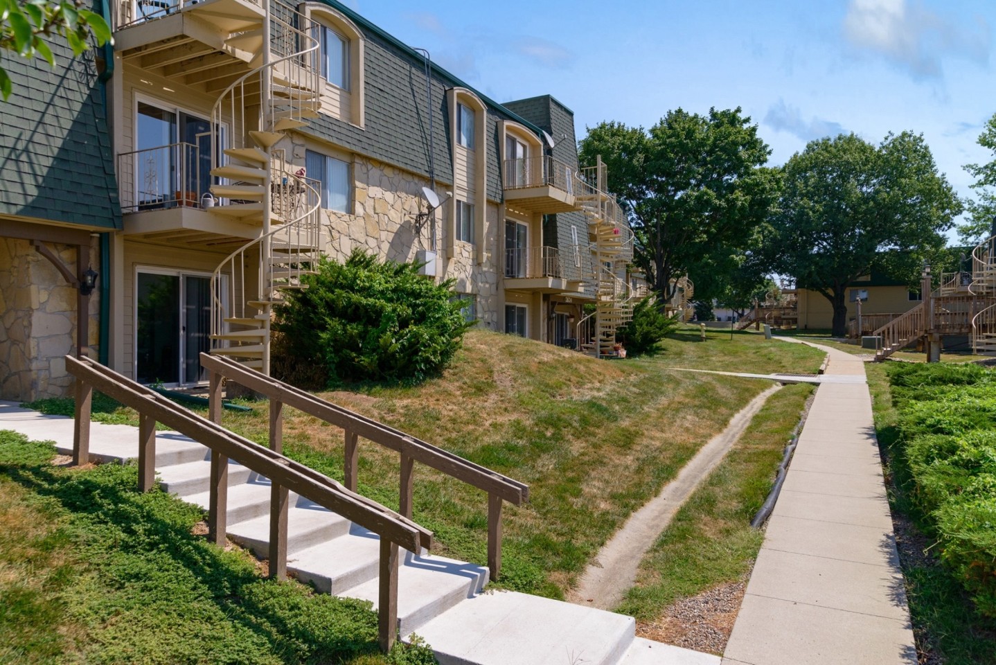 Sherwood Glen Image 6