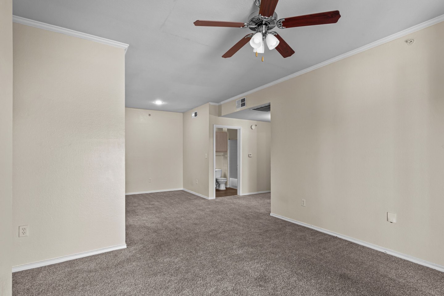 Fountains of Burleson Apartments Image 8