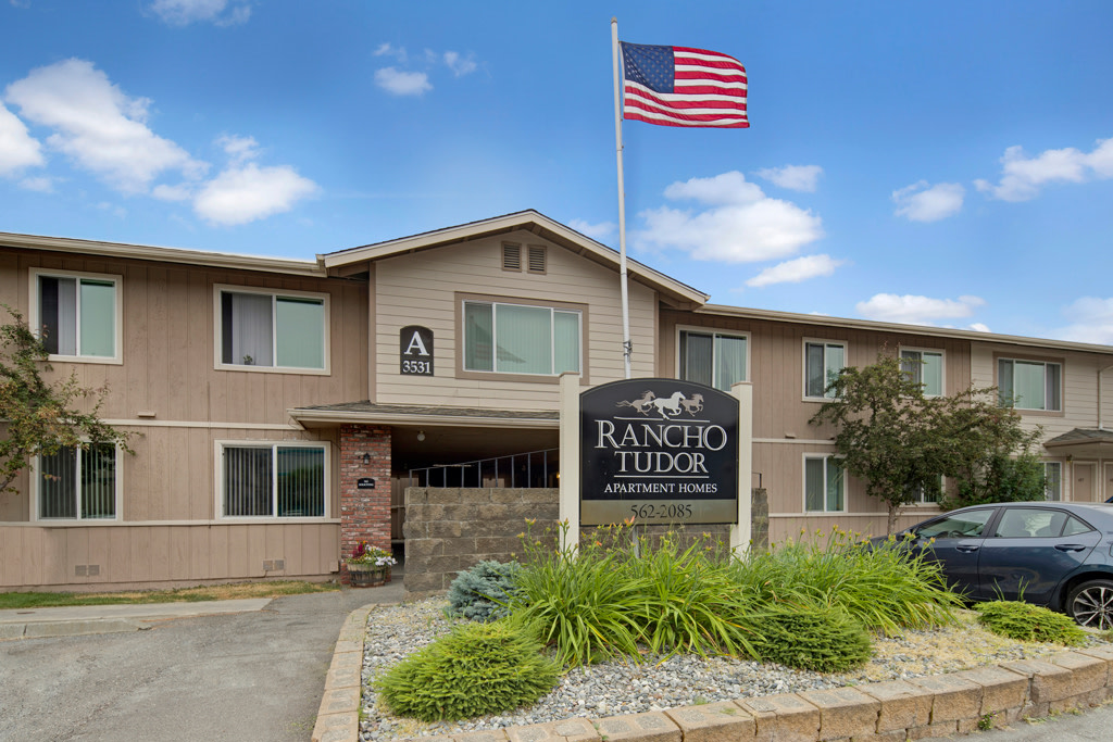 Rancho Tudor Image 17