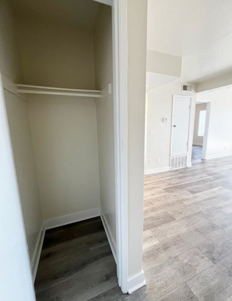 Park Tower Apartments Image 21