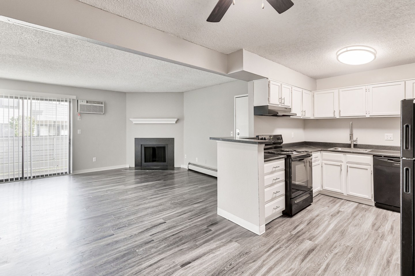 Miramar Apartments Image 13