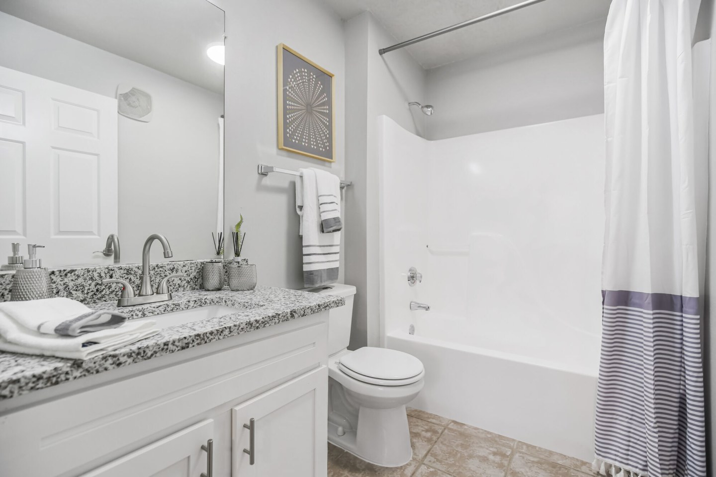 Lakewood Terrace Image 13