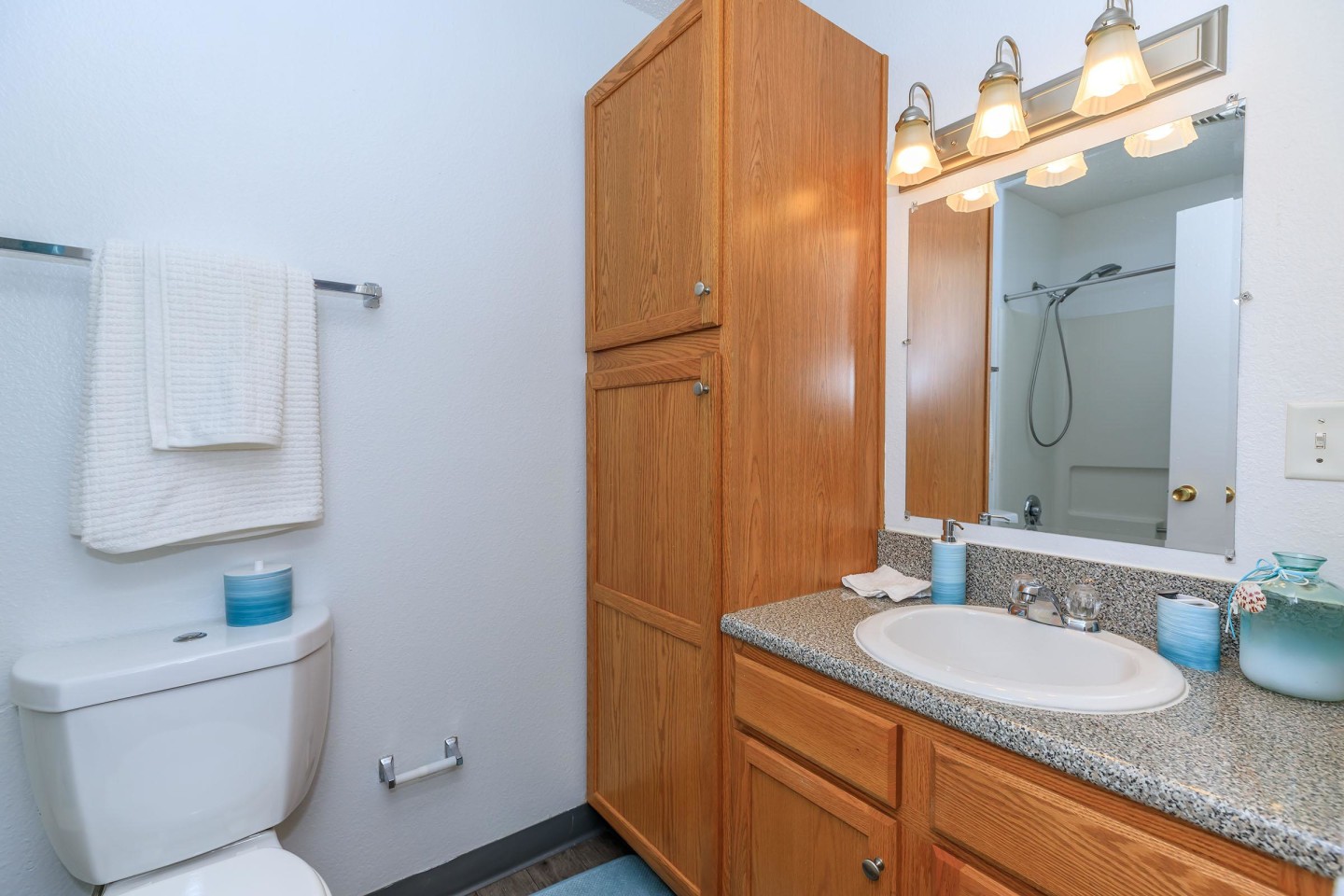 Lakeview Apartments Image 11