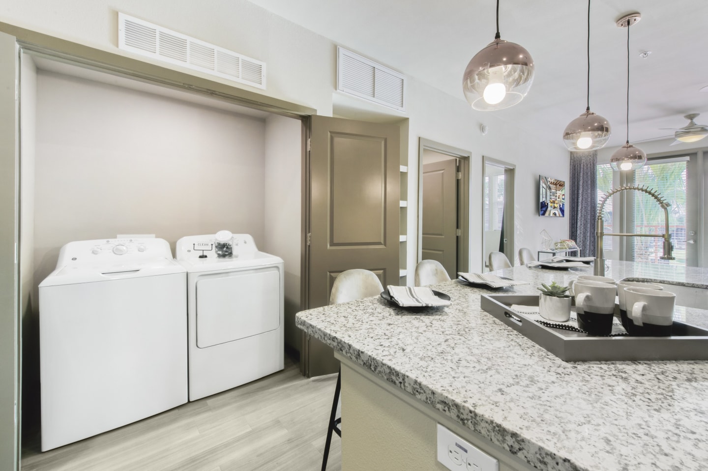 Centra Midtown Image 18