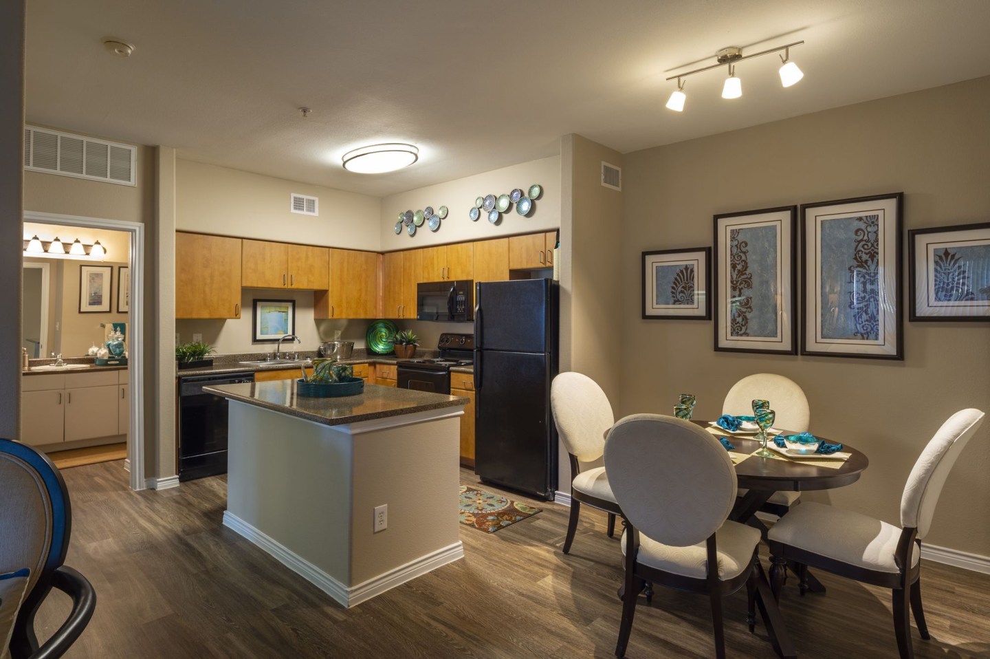 Mandalay at Shadow Lake Apartments Image 11