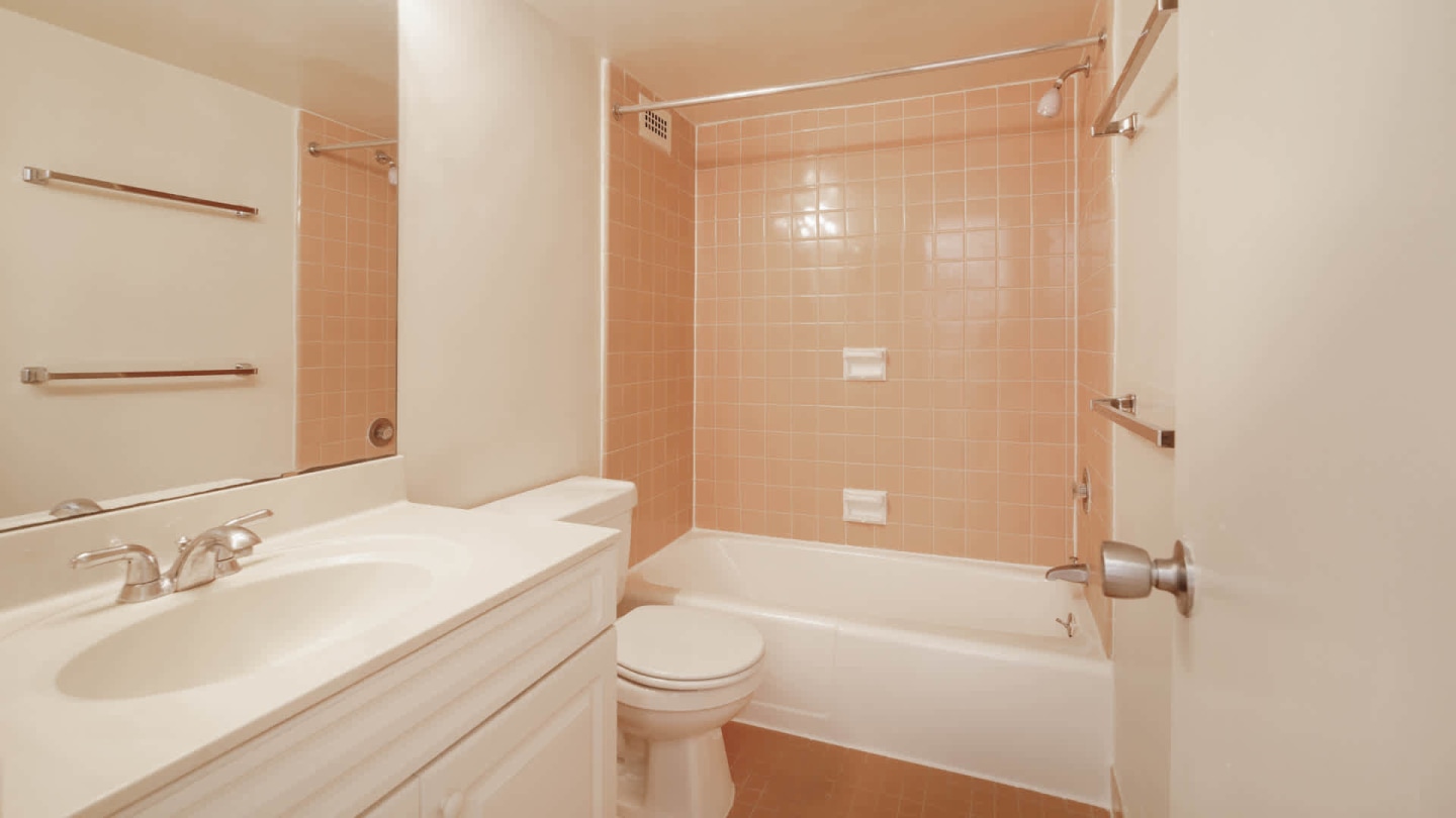 3003 Van Ness Image 3